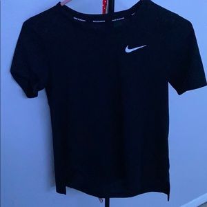 Black Nike Sri-fit running shirt